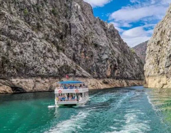 Green Canyon Boat Tour With Lunch and Soft Drinks